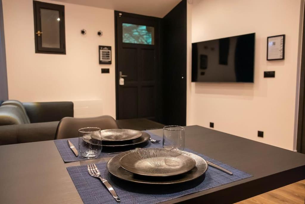 Appartamento Blue Night - Jacuzzi - Bord De Seine Corbeil-Essonnes Esterno foto